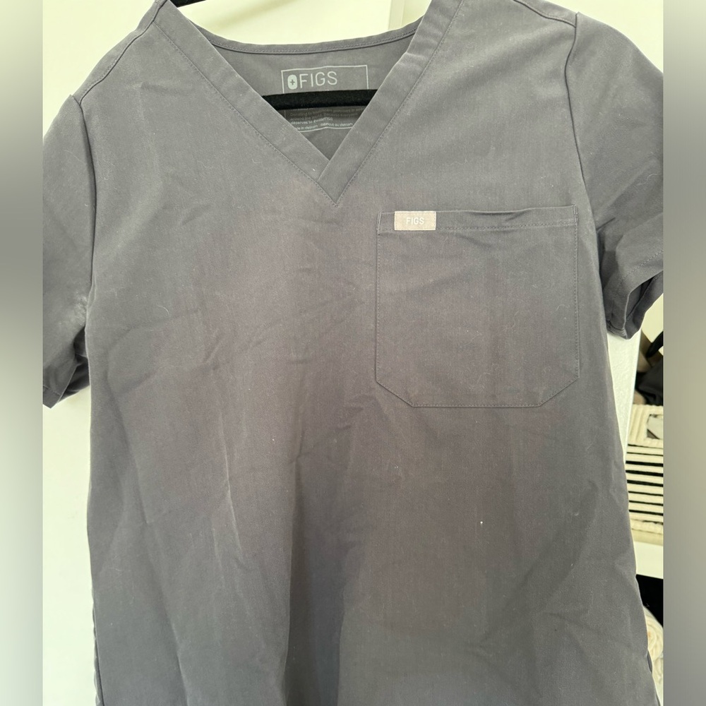 Figs Scrub top size small
